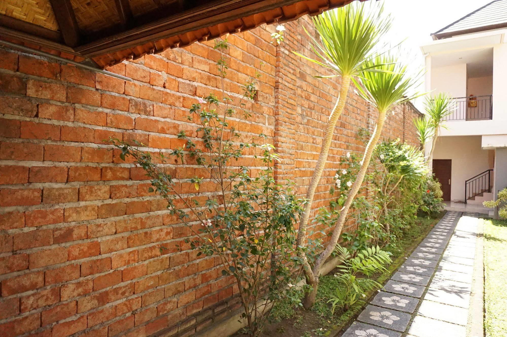 Cameng Homestay Denpasar Extérieur photo