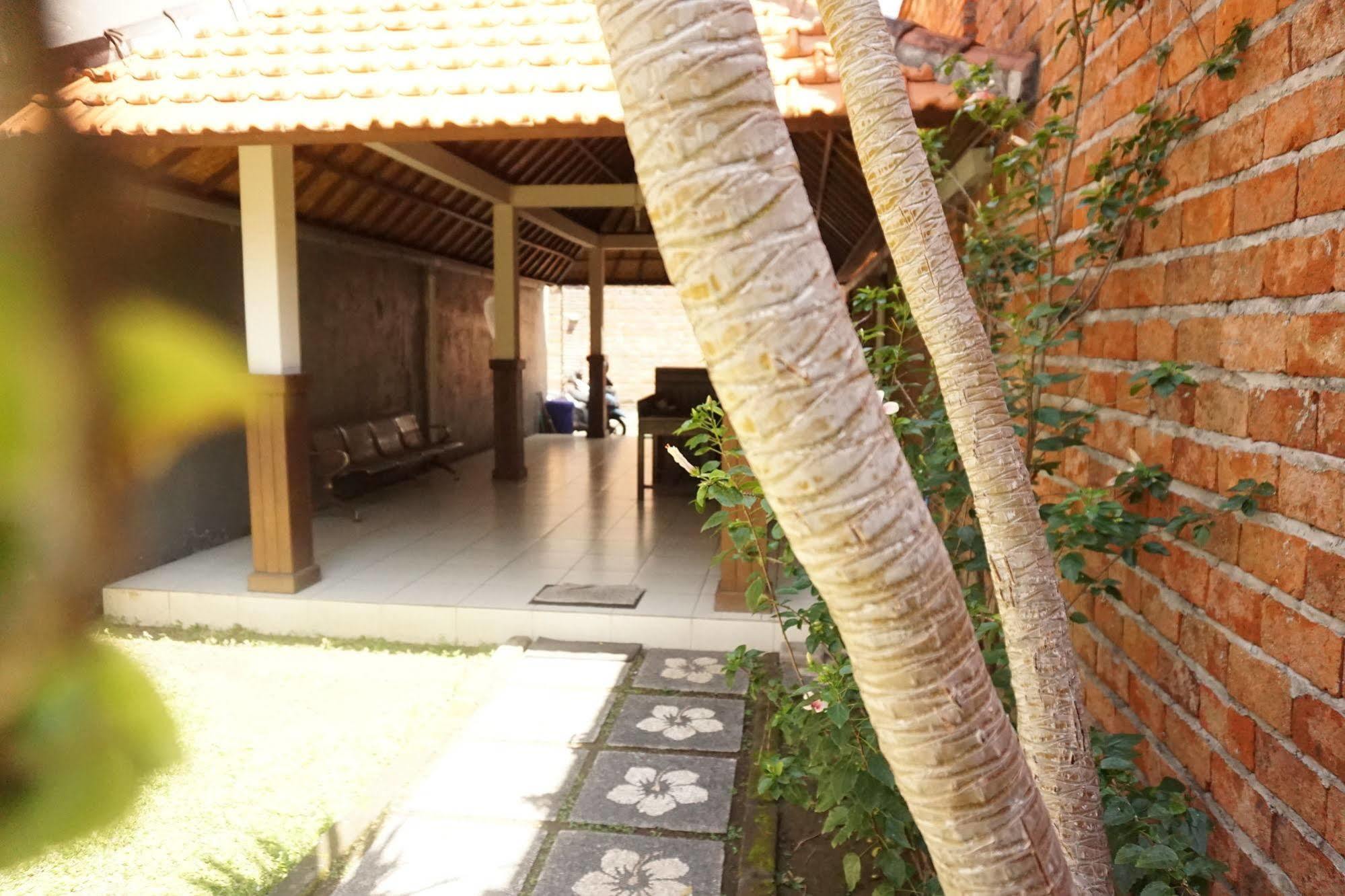 Cameng Homestay Denpasar Extérieur photo